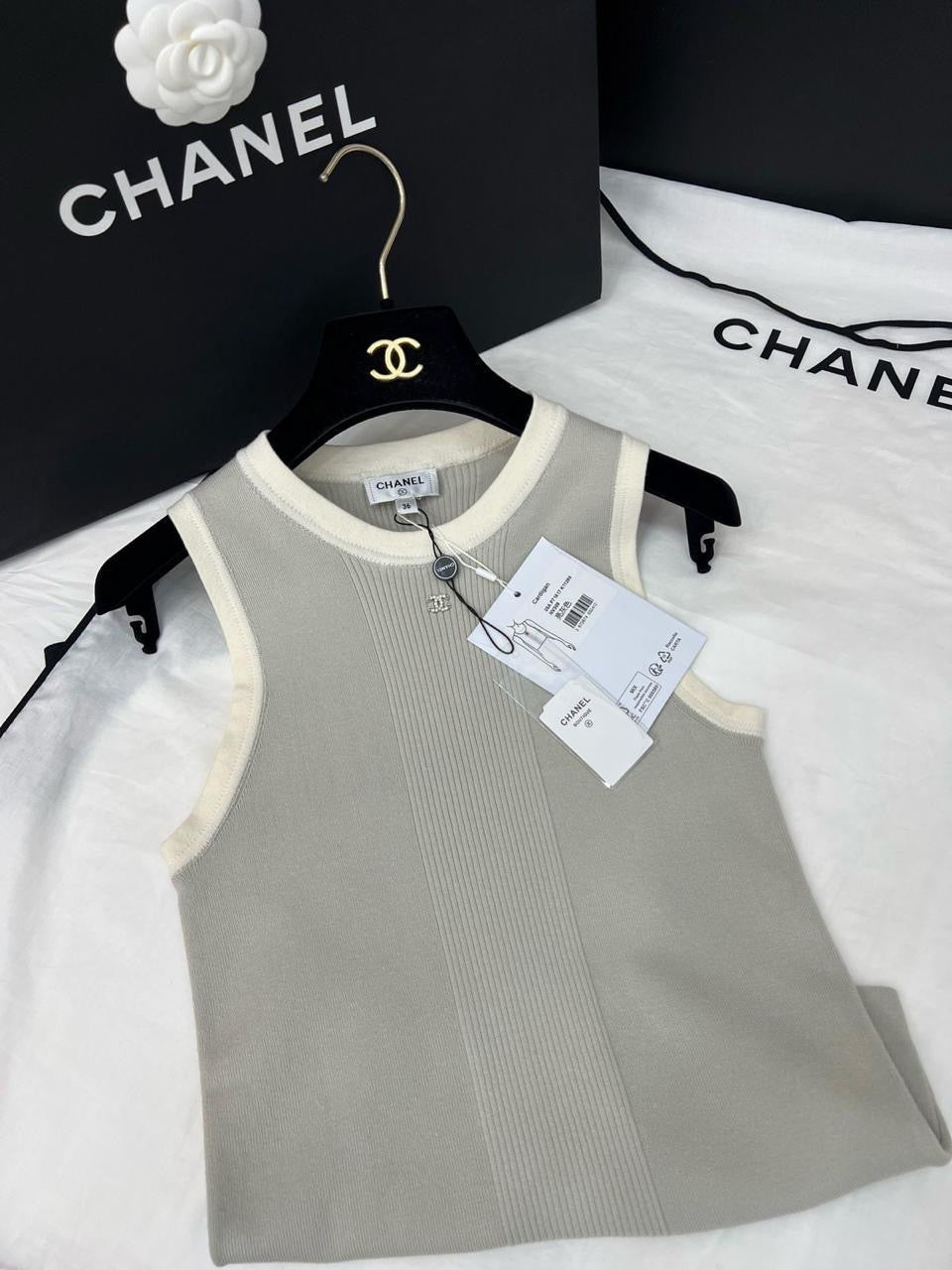 Chanel - T-Shirt Gris/Blanc