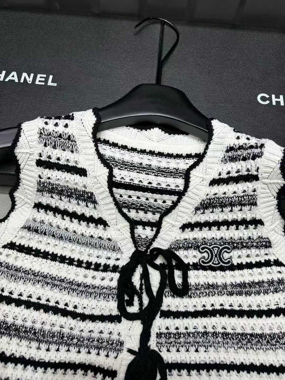 Celine - T-Shirt en maille crocheté avec rayure Noir et Blanc