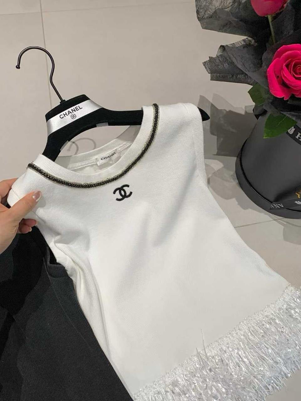 Chanel - T-Shirt avec frange pailletée Noir/Blanc