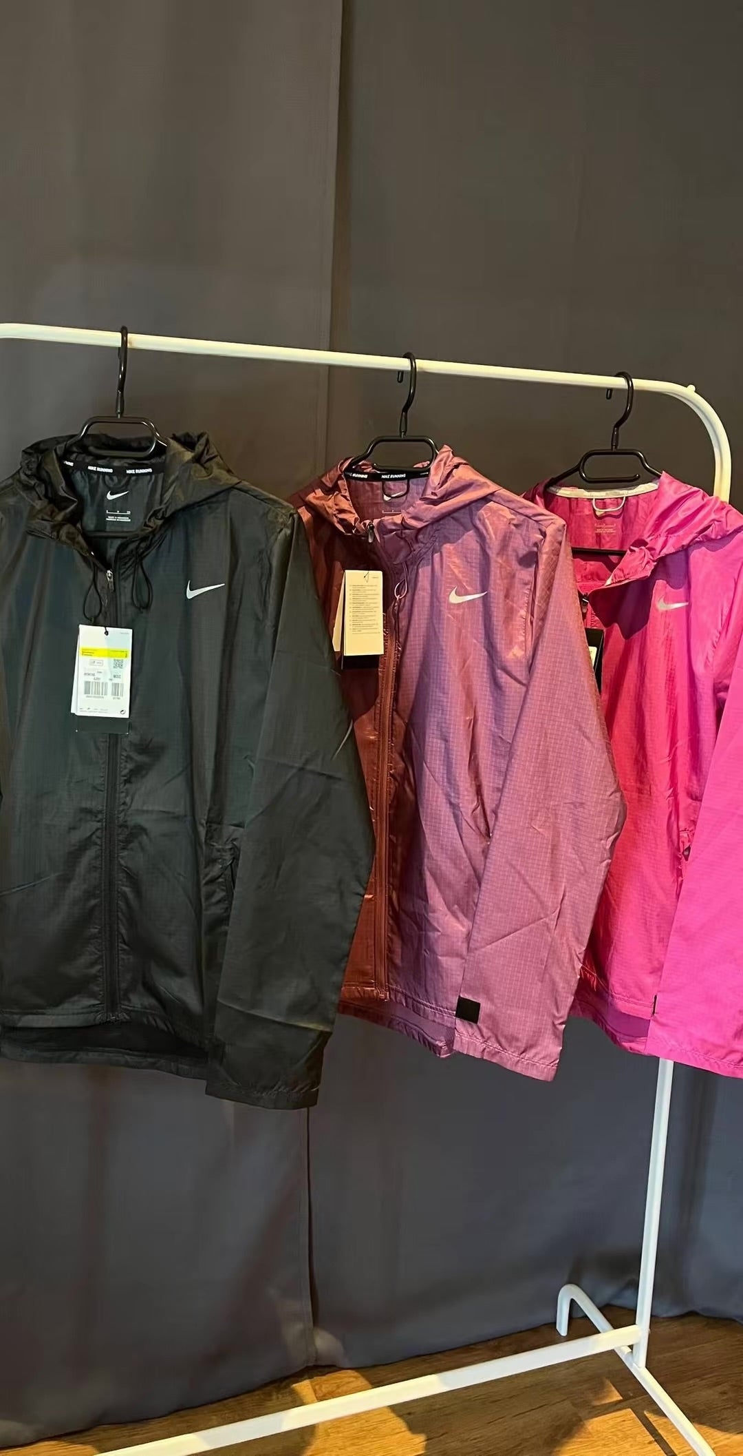Nike - Coupe-vent Noir/Mauve/Rose/Orange/Bleu/Vert