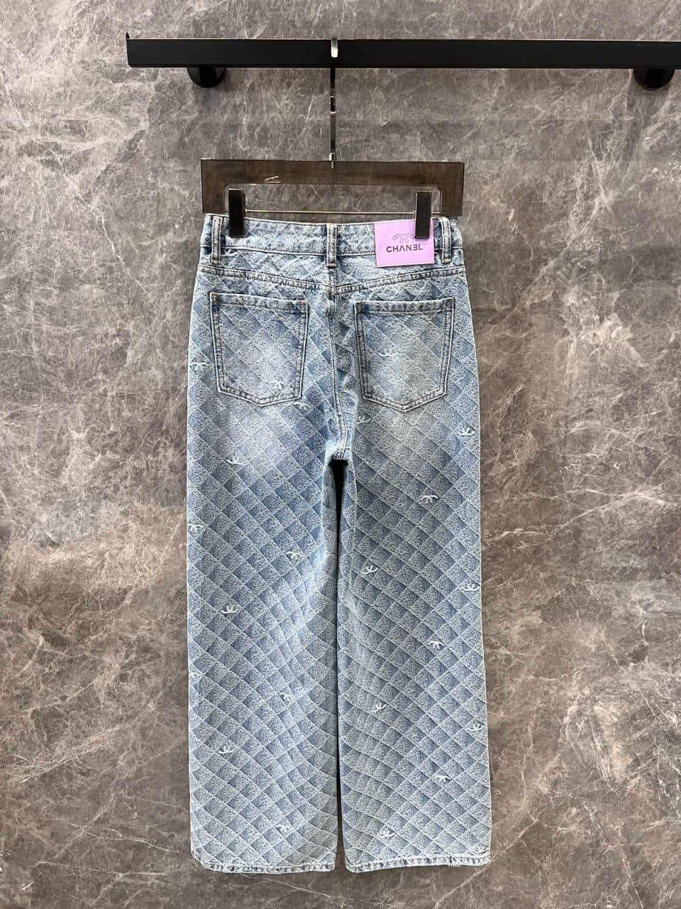 Chanel - Jeans avec logo et motif Gris