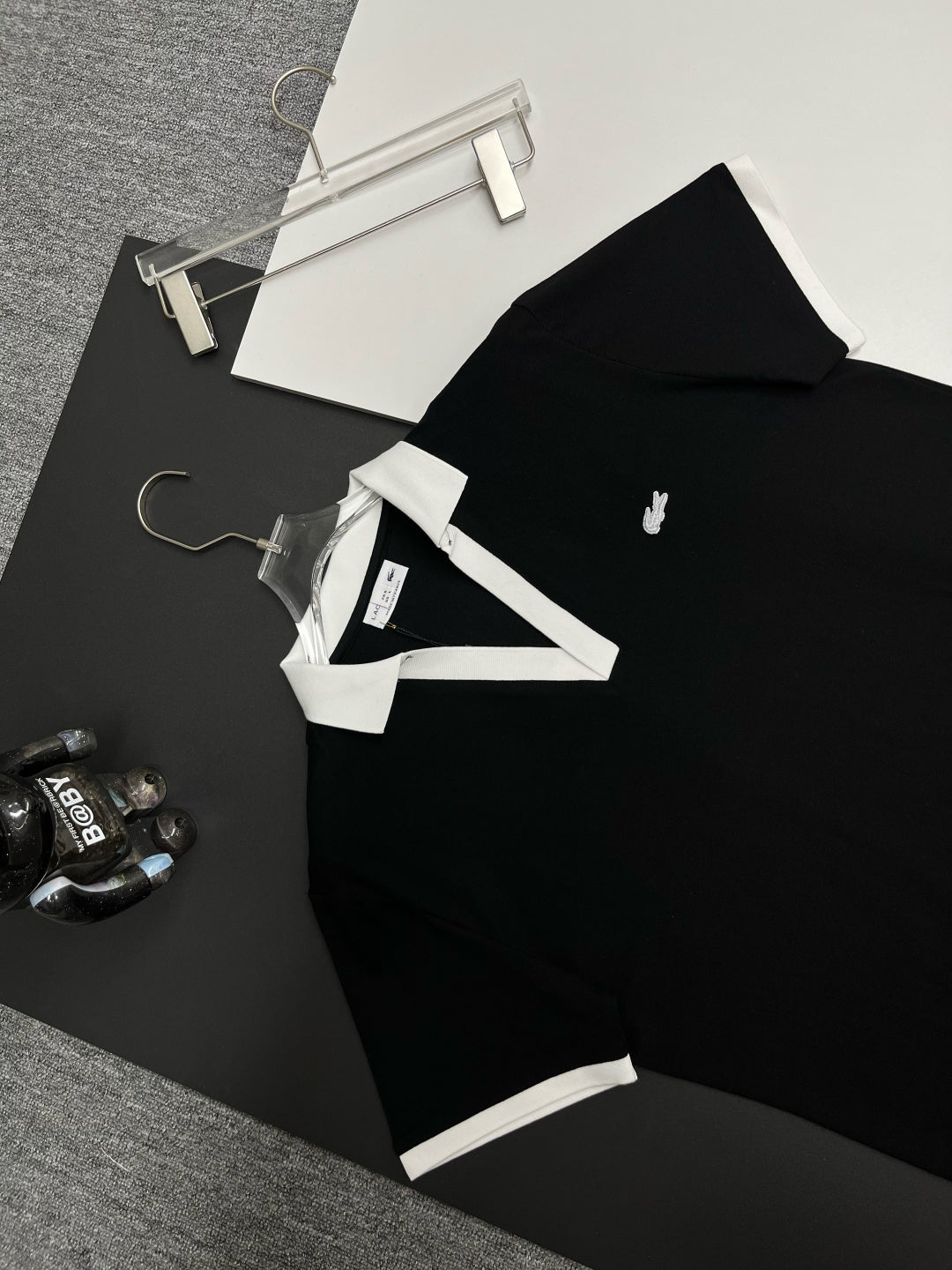 Lacoste - Polo Lacoste Chic Col en V Noir