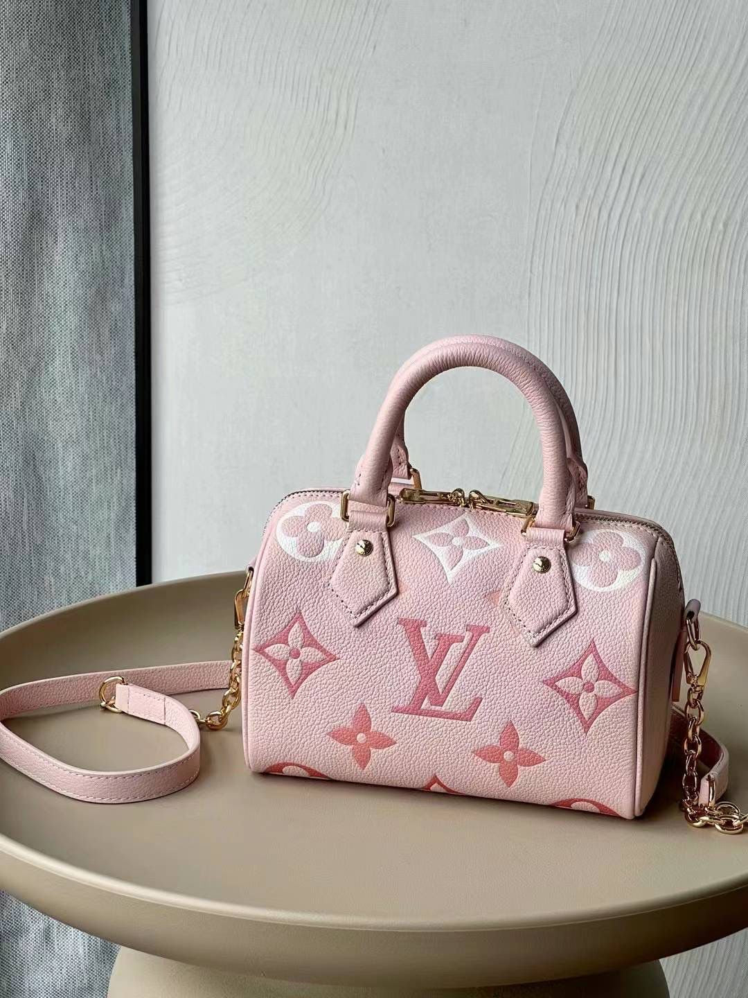 Louis Vuitton - Sac Speedy Bandoulière 20 Rose Clair