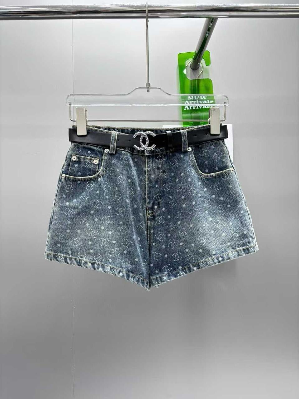 Chanel - Short en jean avec logo