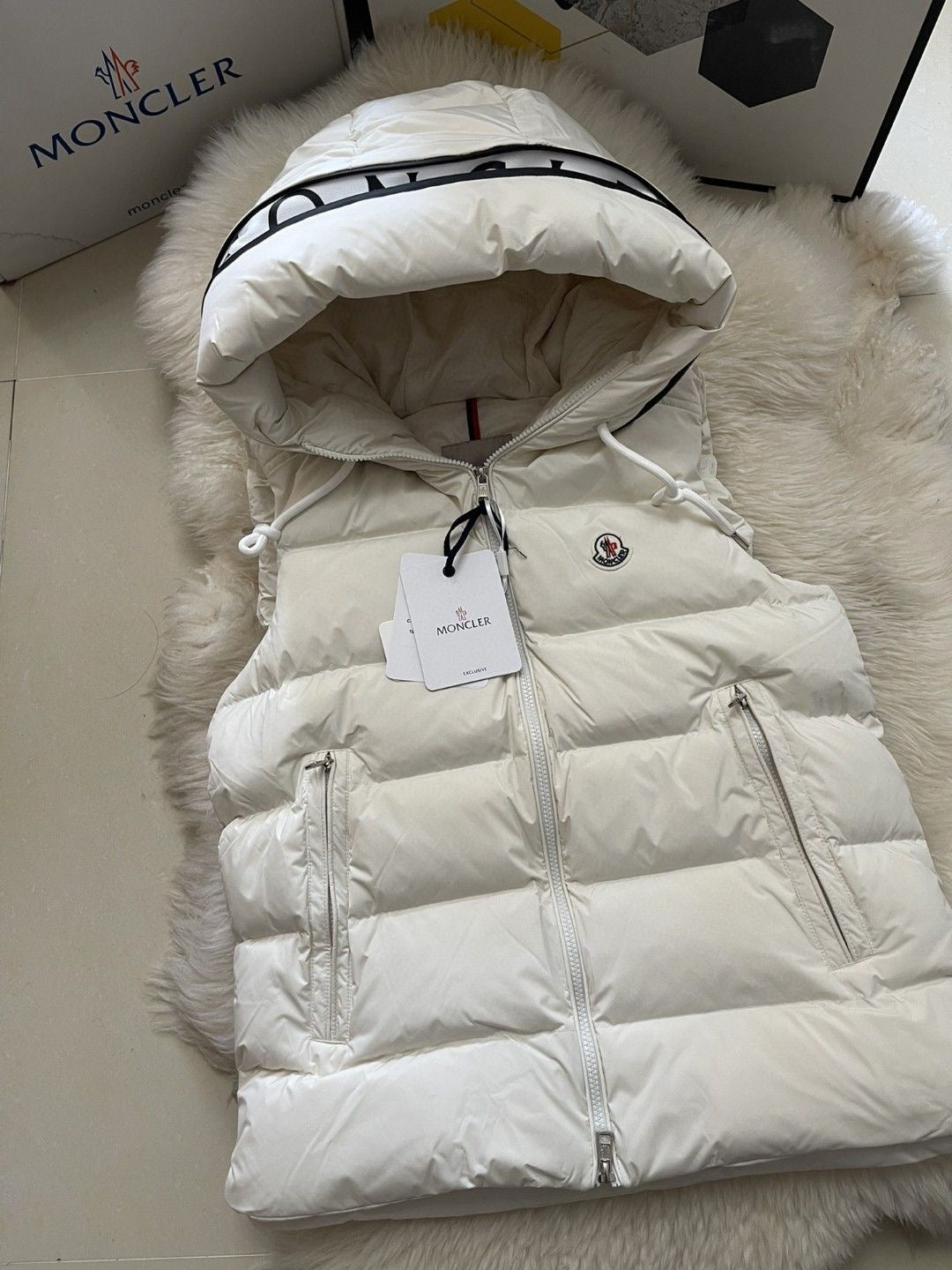 Moncler - Doudoune sans manche à capuche Blanc