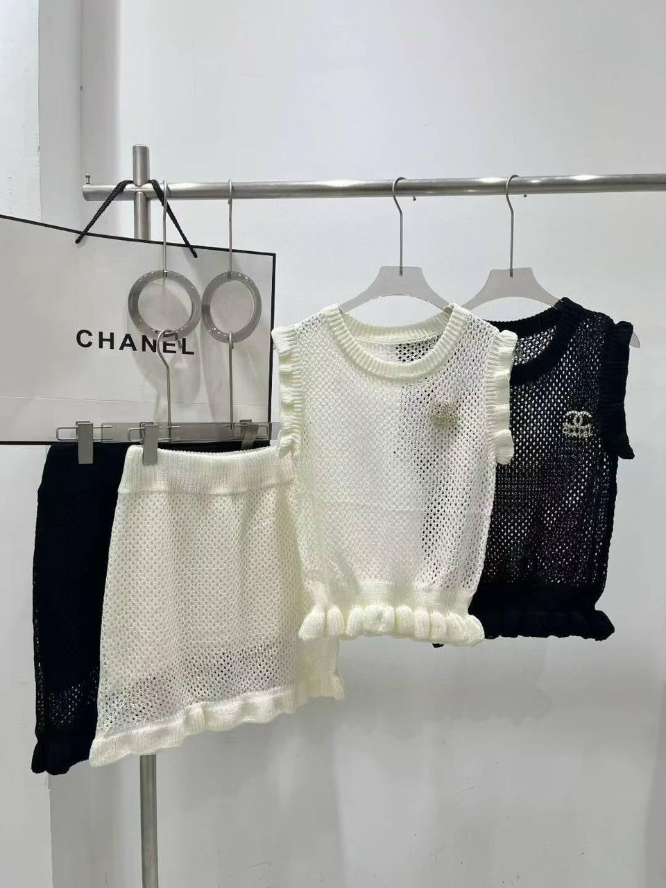 Celine - Ensemble Haut & Bas Céline logo Chanel en perles Noir/Blanc