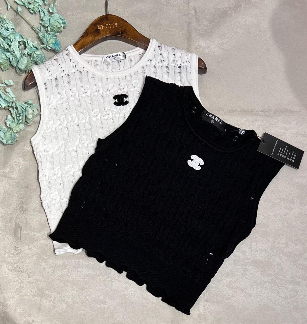 Chanel - T-Shirt avec logo Blanc / Noir