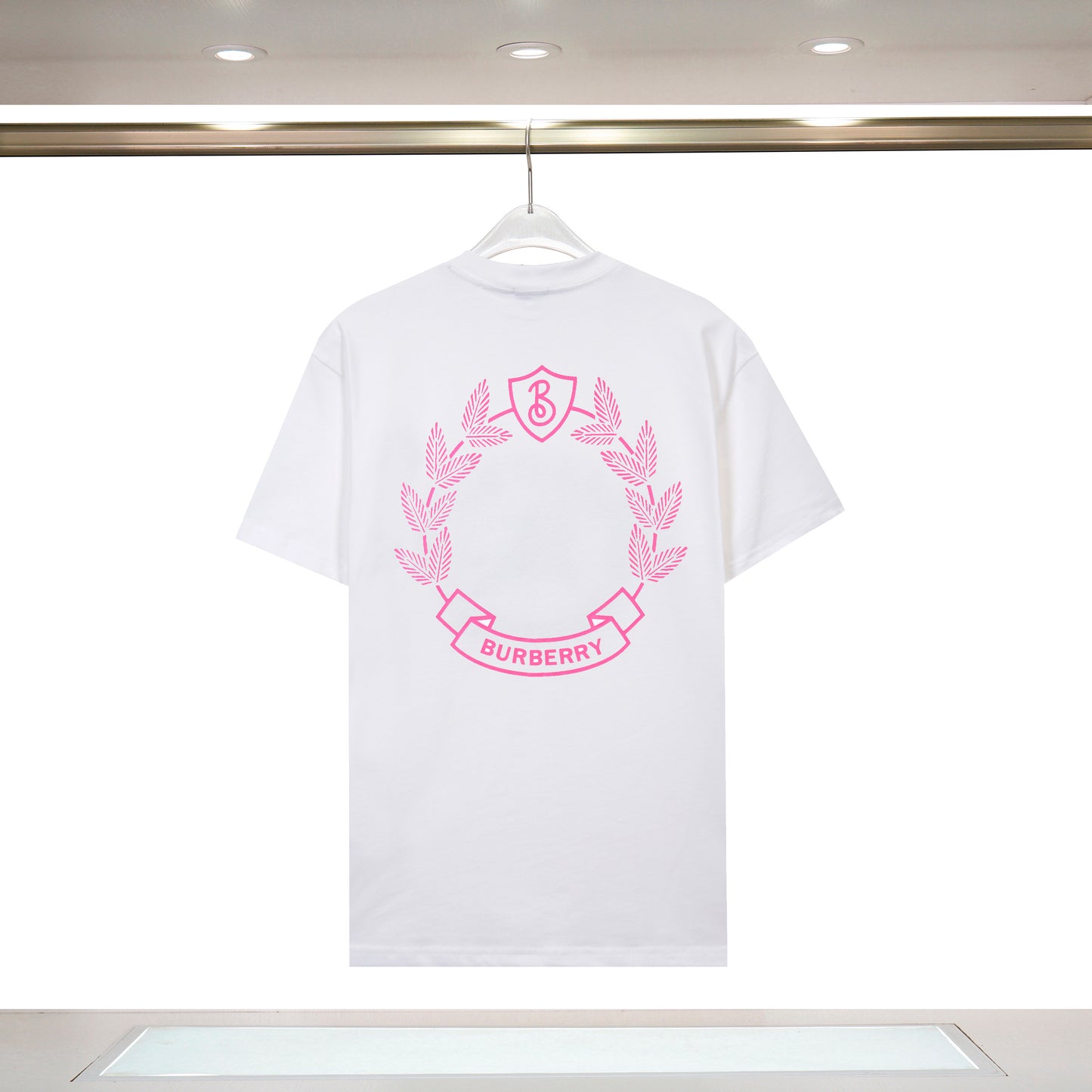 Burberry - T-shirt Burberry avec logo sur la poitrine et motif de laurier à l'arrière - Blanc