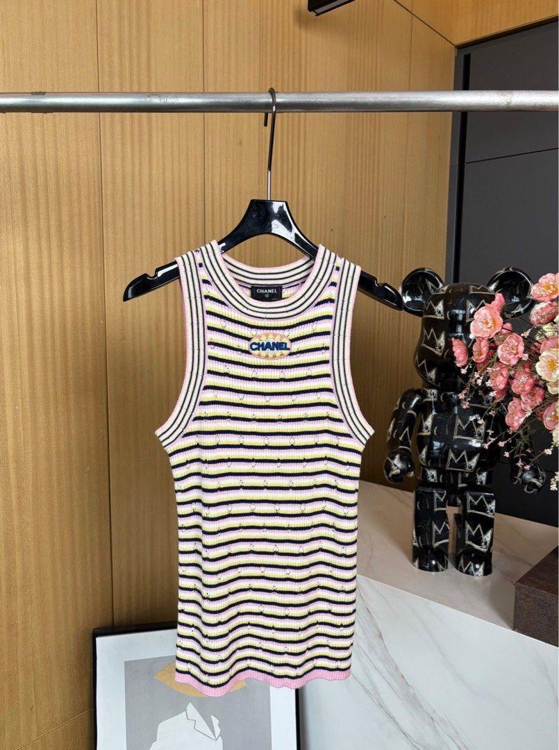 Chanel - T-Shirt à rayure logo brodé