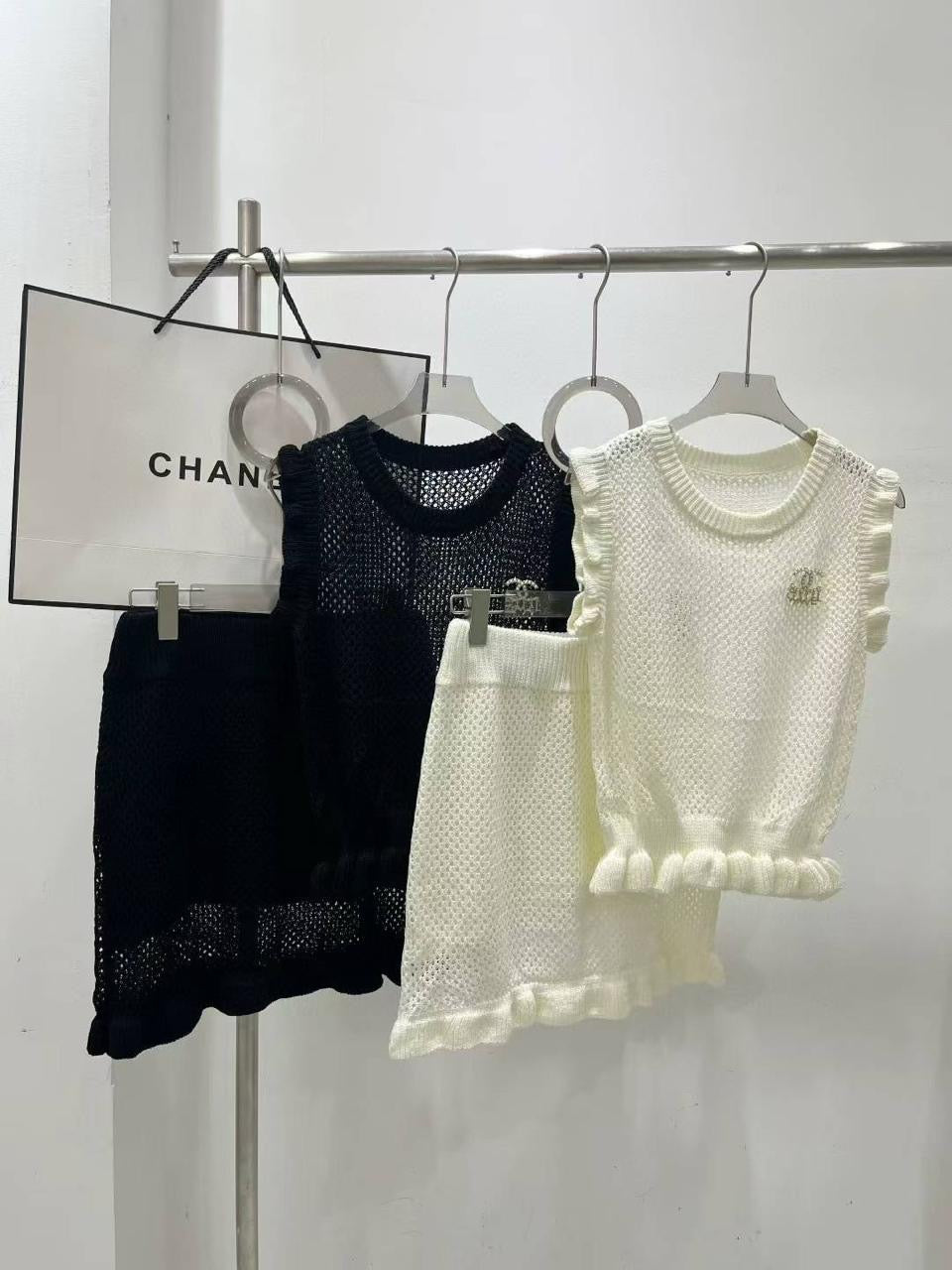 Celine - Ensemble Haut & Bas Céline logo Chanel en perles Noir/Blanc