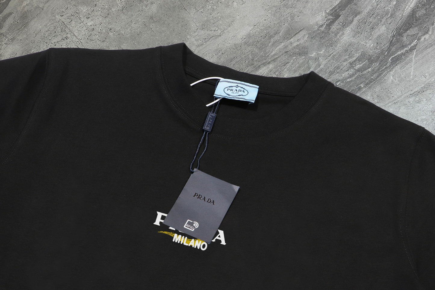 Prada - T-shirt en coton Prada Logo Éclat Noir
