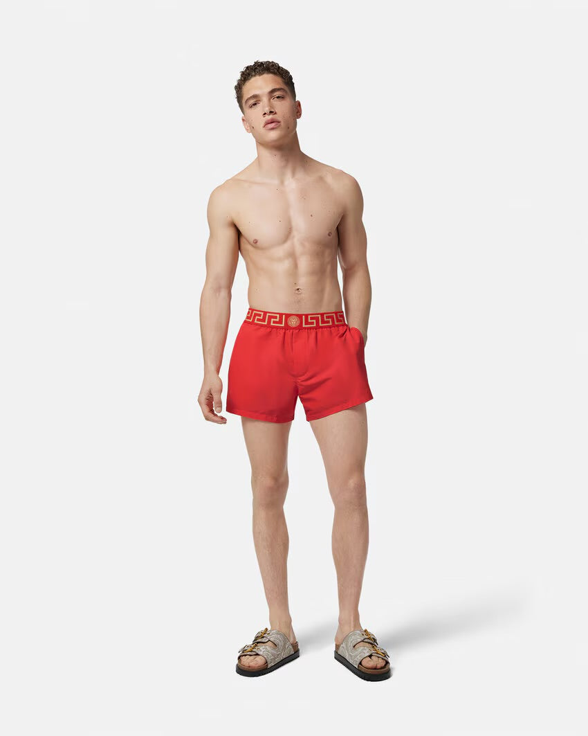 Versace - Short de bain à bordure Greca Rouge