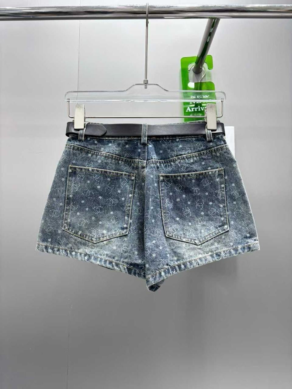 Chanel - Short en jean avec logo
