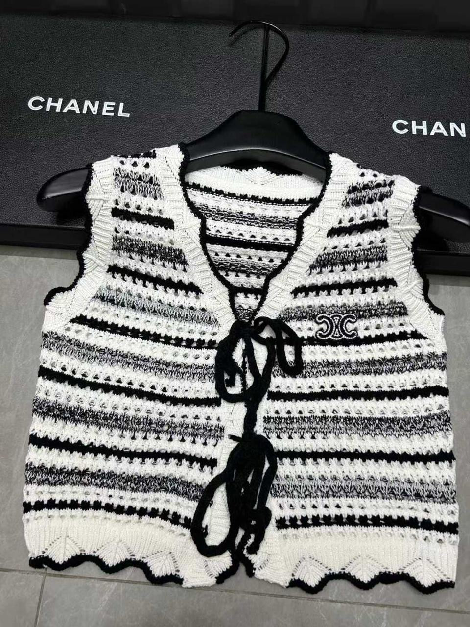 Celine - T-Shirt en maille crocheté avec rayure Noir et Blanc