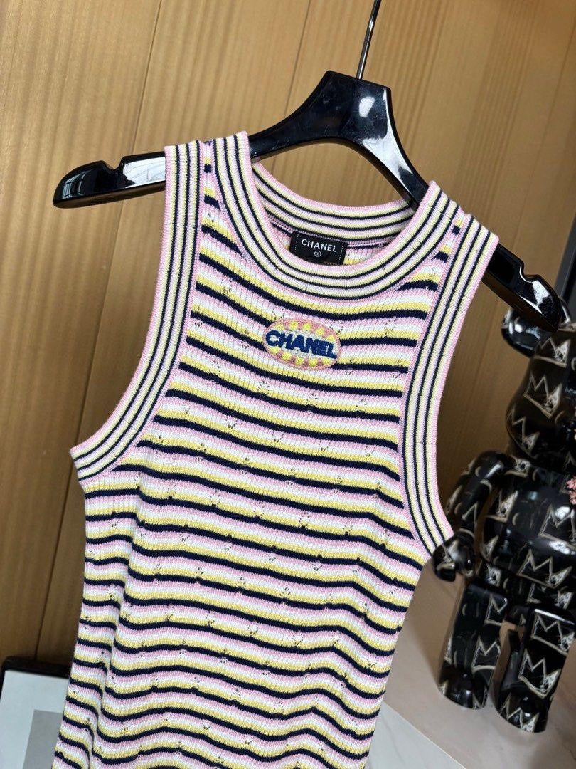 Chanel - T-Shirt à rayure logo brodé