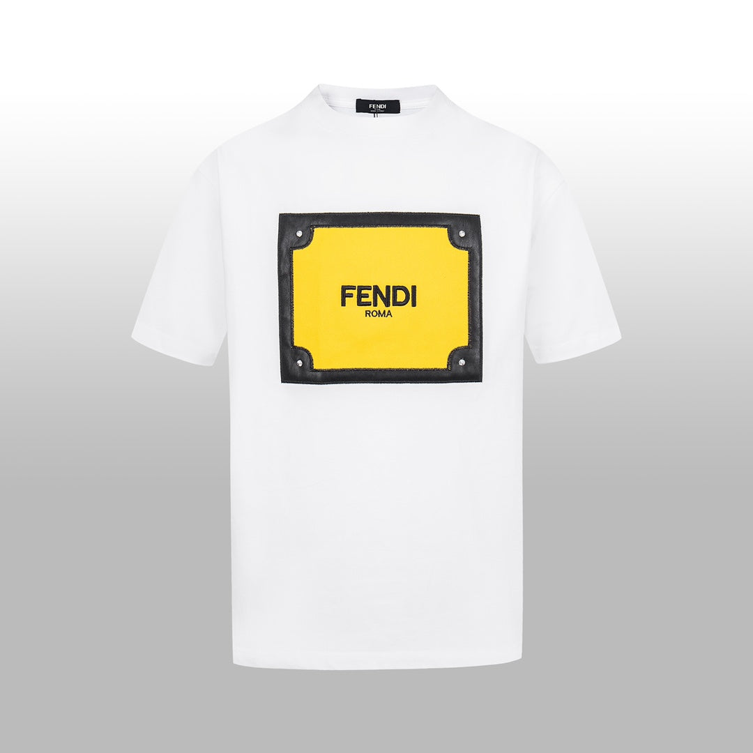 Fendi - T-shirt avec logo Fendi en jaune sur une étiquette - Blanc
