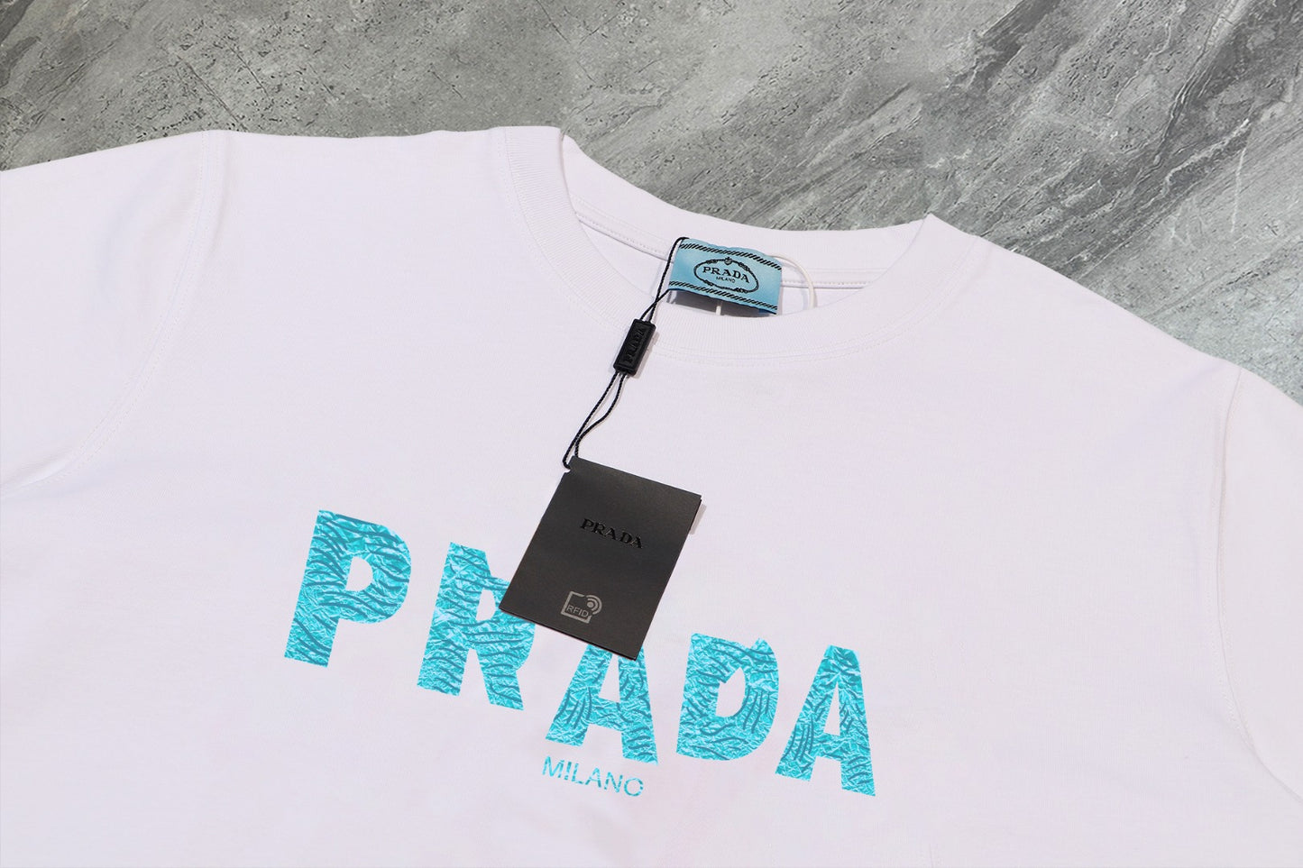 Prada - T-shirt Prada en coton Texte Coloré Blanc