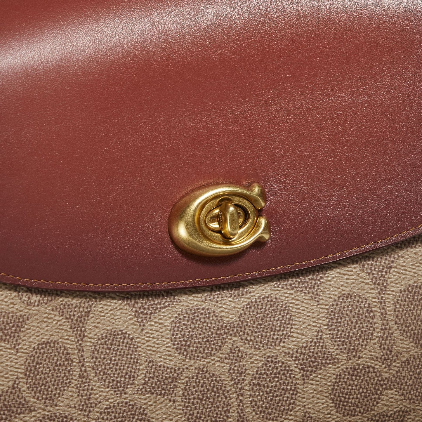 Cassie Crossbody 19 In Signature Canvas