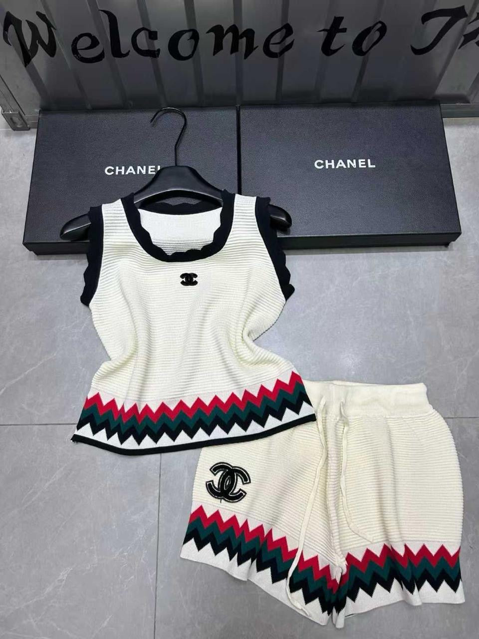 Chanel - Ensemble Haut & Bas à logo Blanc Rouge / Noir Bleu