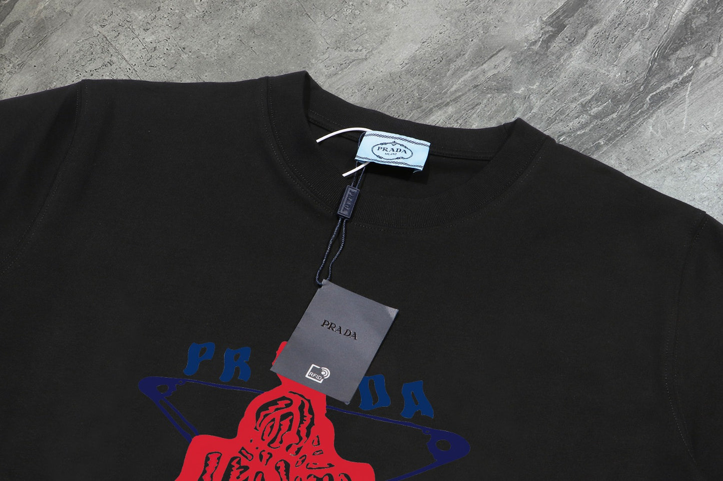 Prada - T-shirt en coton Prada Design Artistique Noir