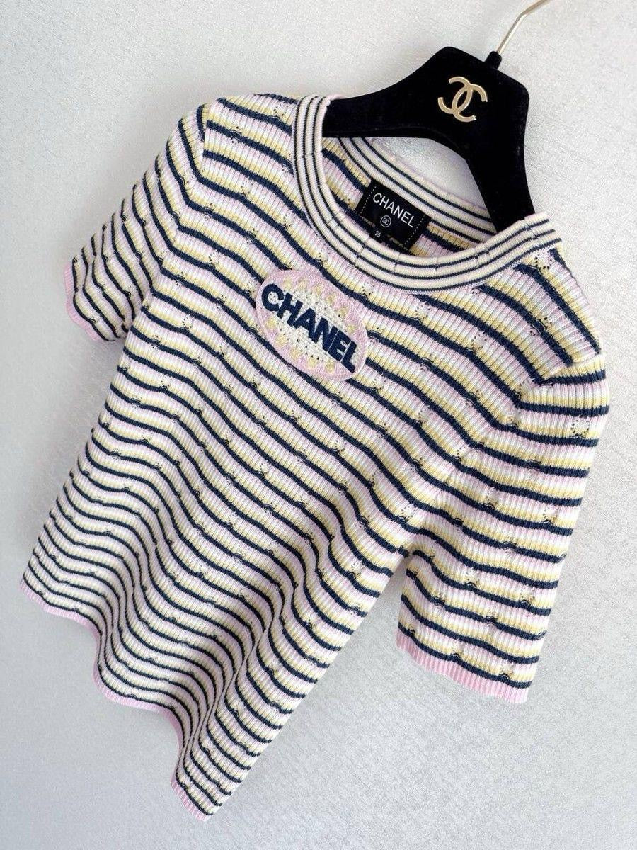 Chanel - T-Shirt à rayure multicolore et brodé Chanel en Bleu Marine