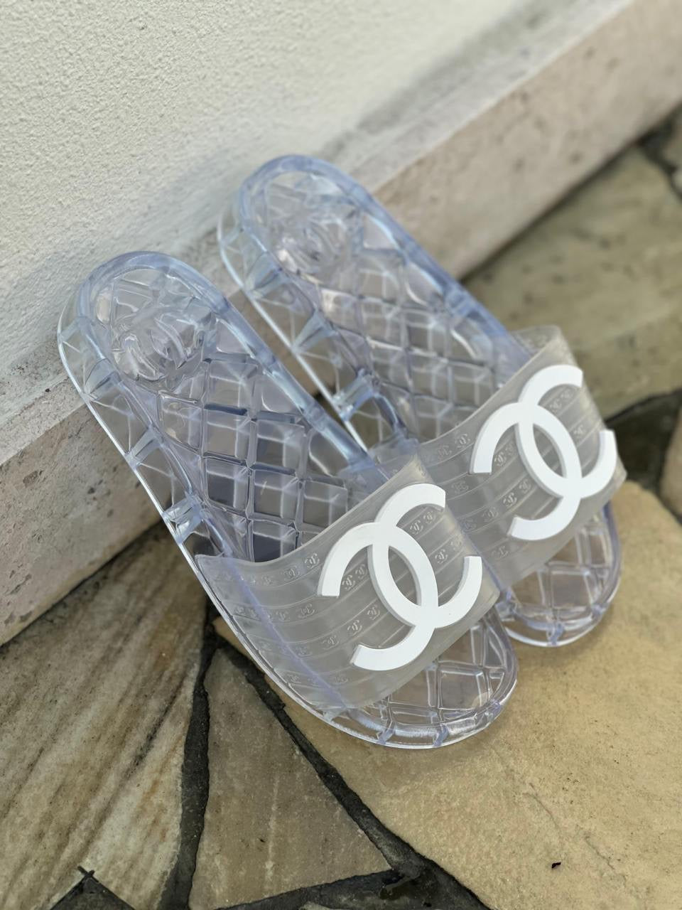 Chanel - Claquettes avec logo Chanel Transparente