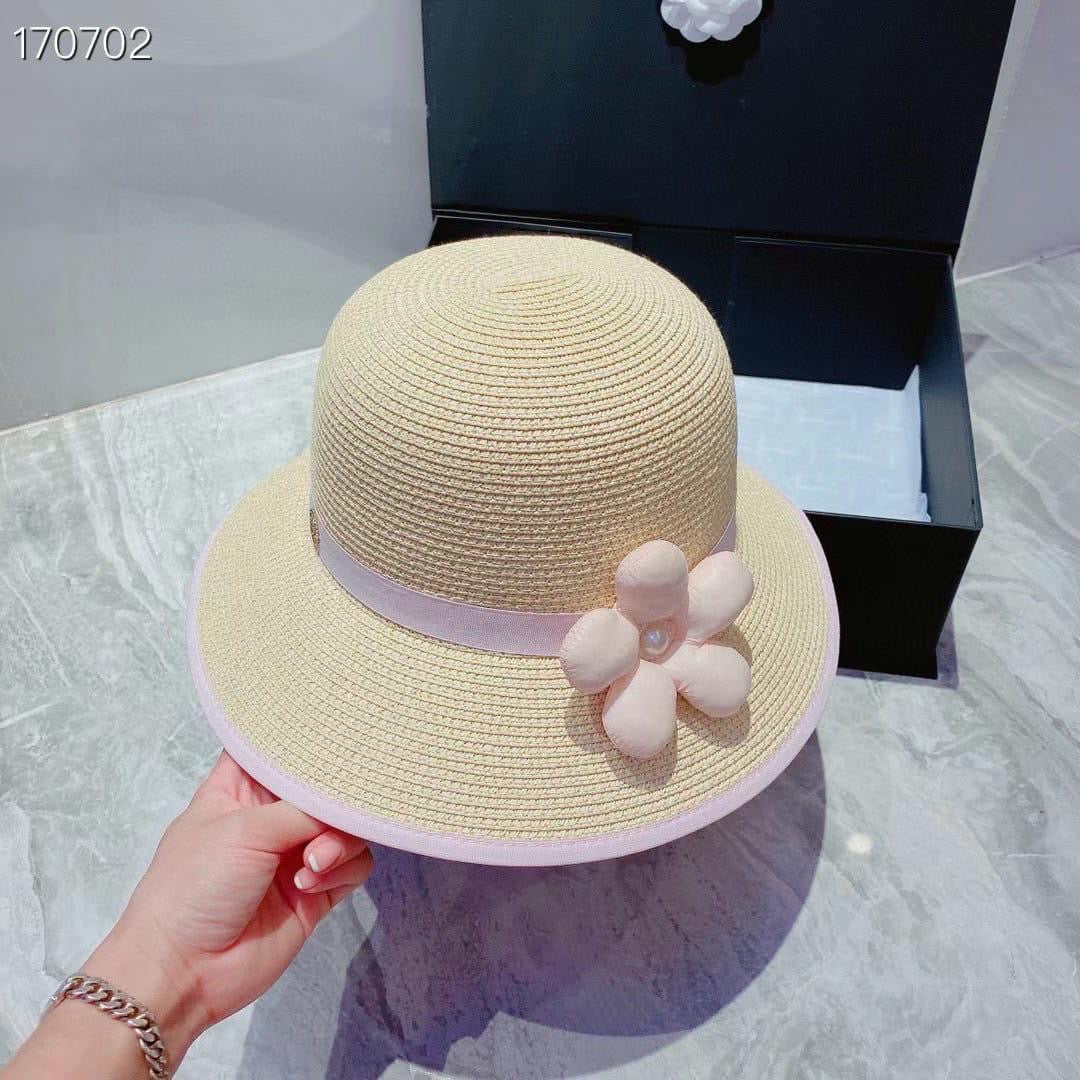 Chanel - Chapeau avec logo et fleur (4 coloris)