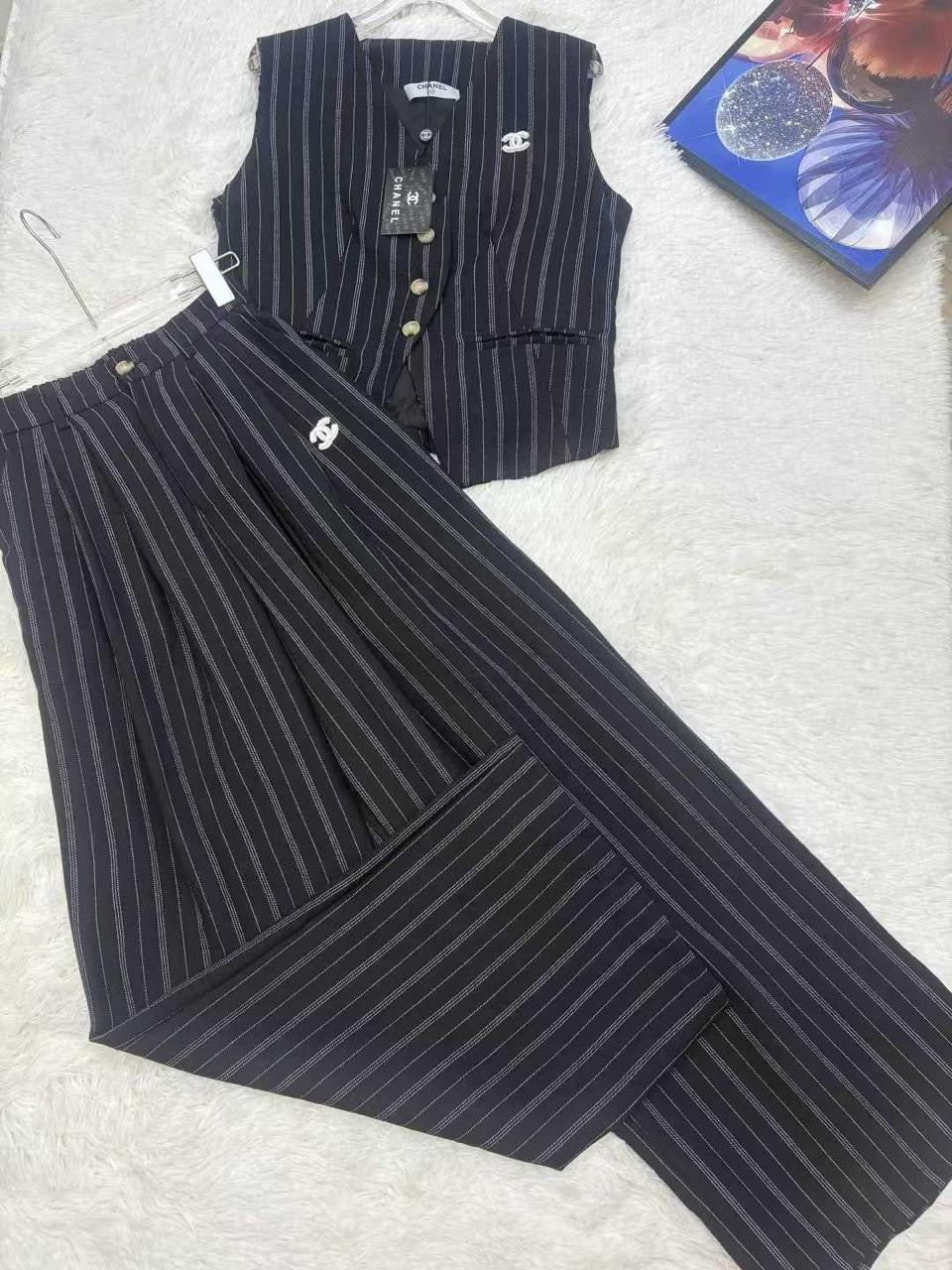 Chanel - Ensemble Haut & Bas Blanc/Jaune/Noir