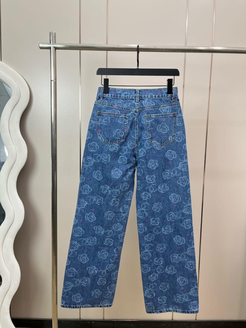 Chanel - Jean à fleurs Bleu Clair