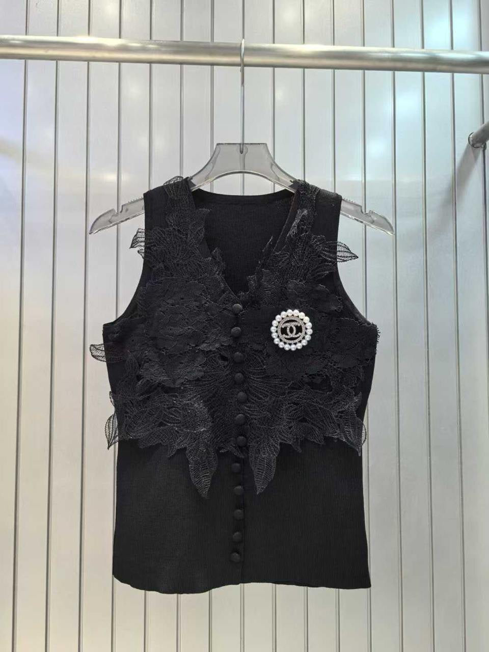 Chanel - T-Shirt avec logo et perles Blanc/Noir