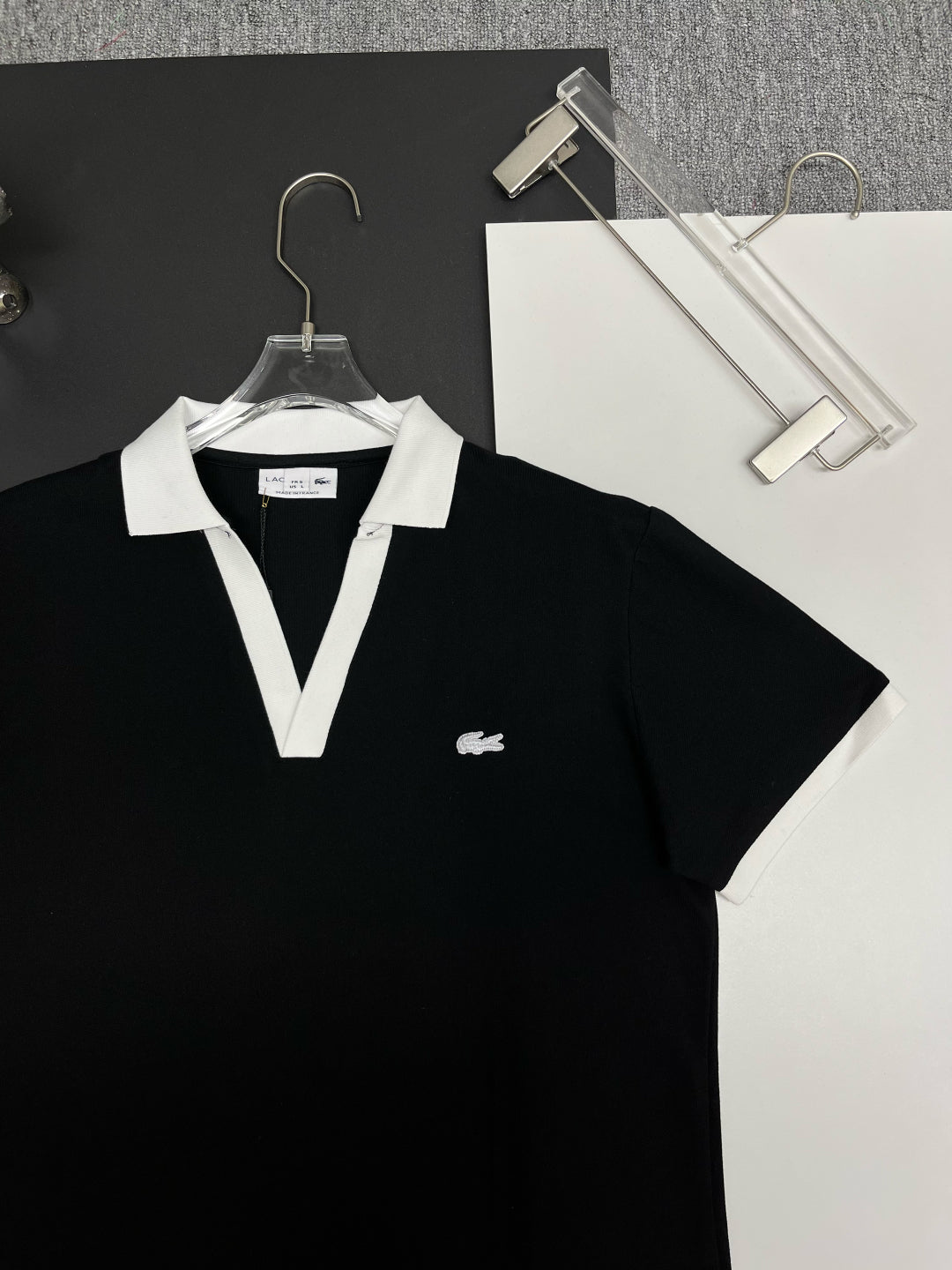 Lacoste - Polo Lacoste Chic Col en V Noir