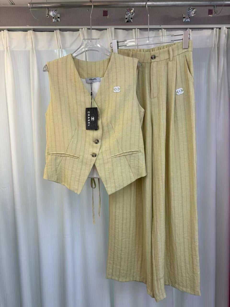 Chanel - Ensemble Haut & Bas Blanc/Jaune/Noir