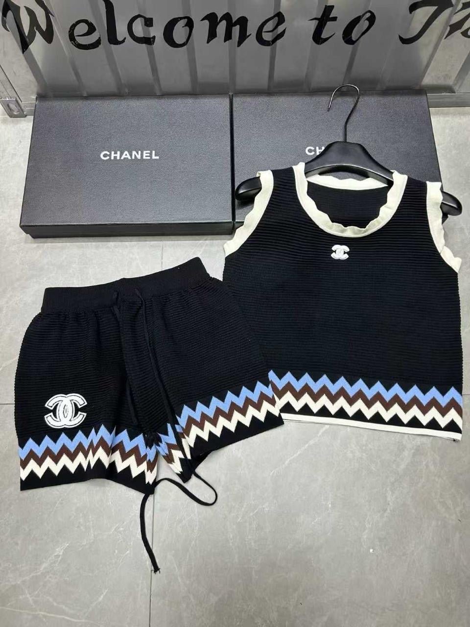 Chanel - Ensemble Haut & Bas à logo Blanc Rouge / Noir Bleu