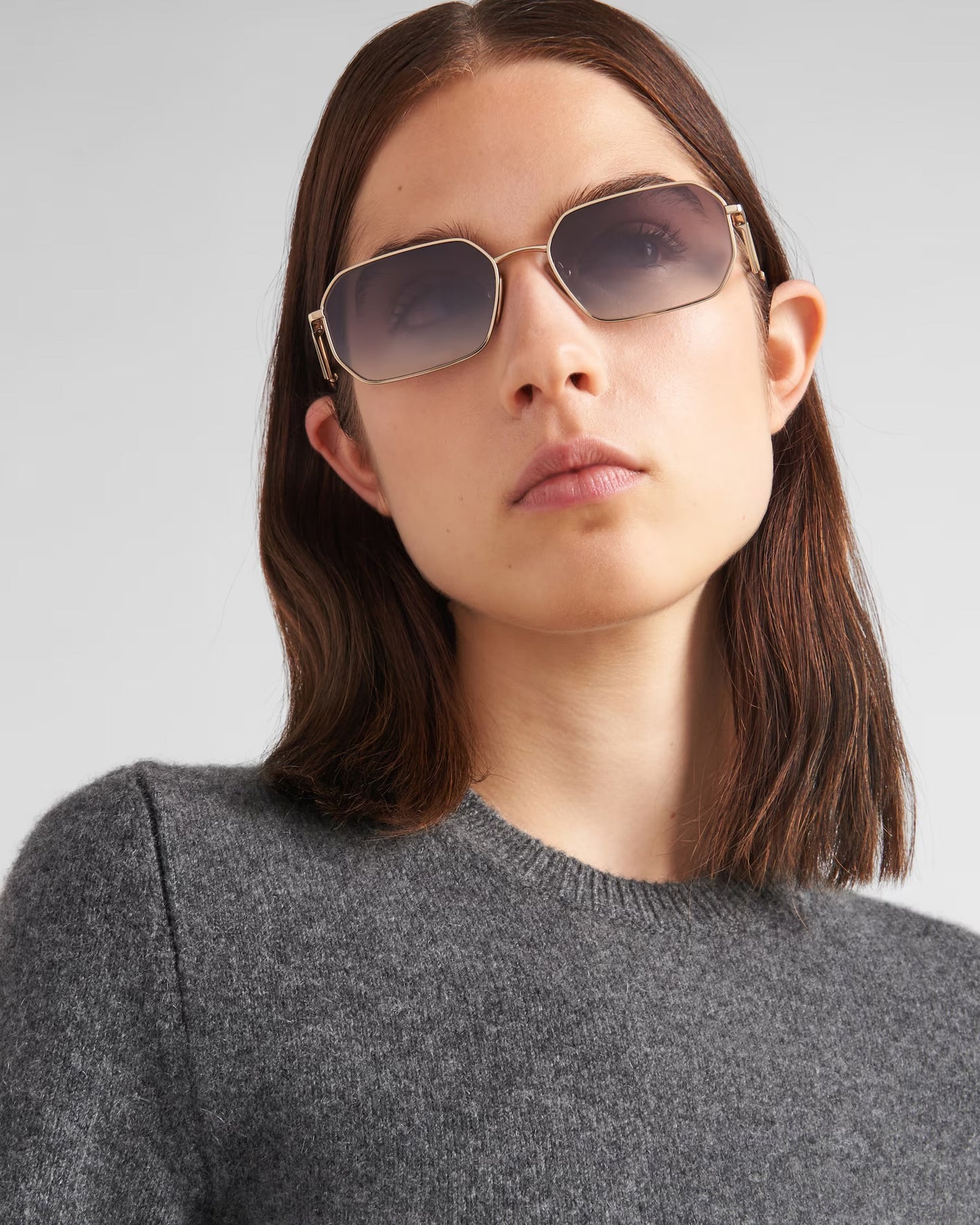 Prada - Lunettes De Soleil avec logo triangulaire Verres Iris Dégradés