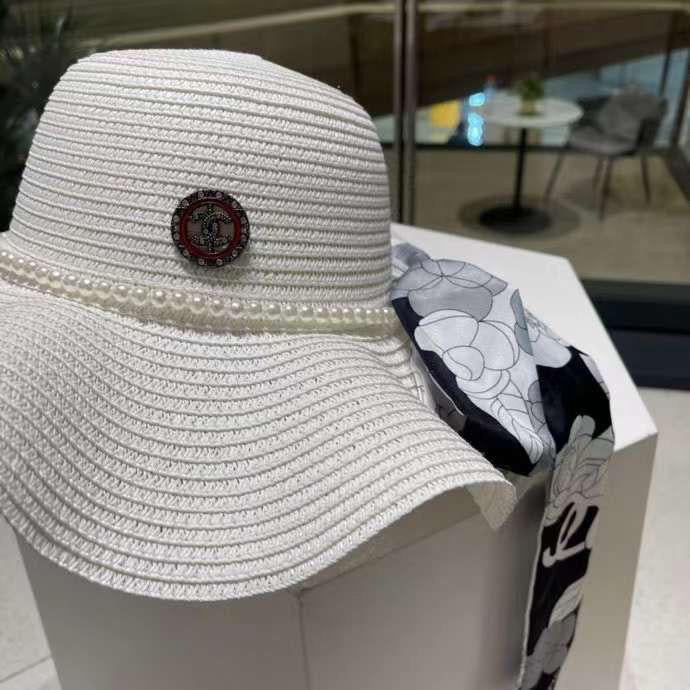 Chanel - Chapeau en Paille avec perles (2 coloris)
