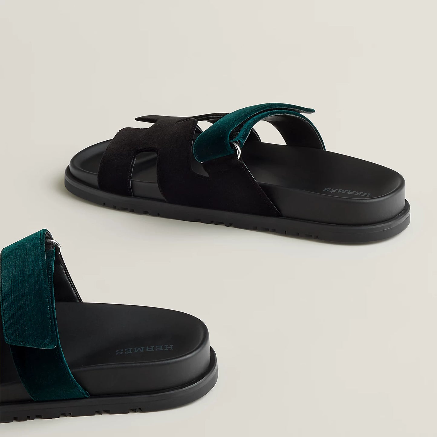 Hermès - Sandales Chypre Noir / Vert Mousse
