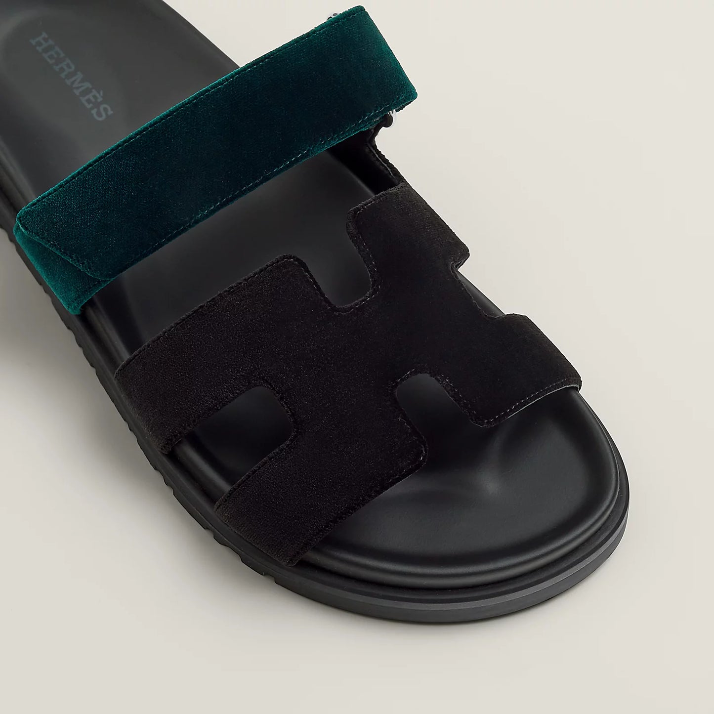 Hermès - Sandales Chypre Noir / Vert Mousse