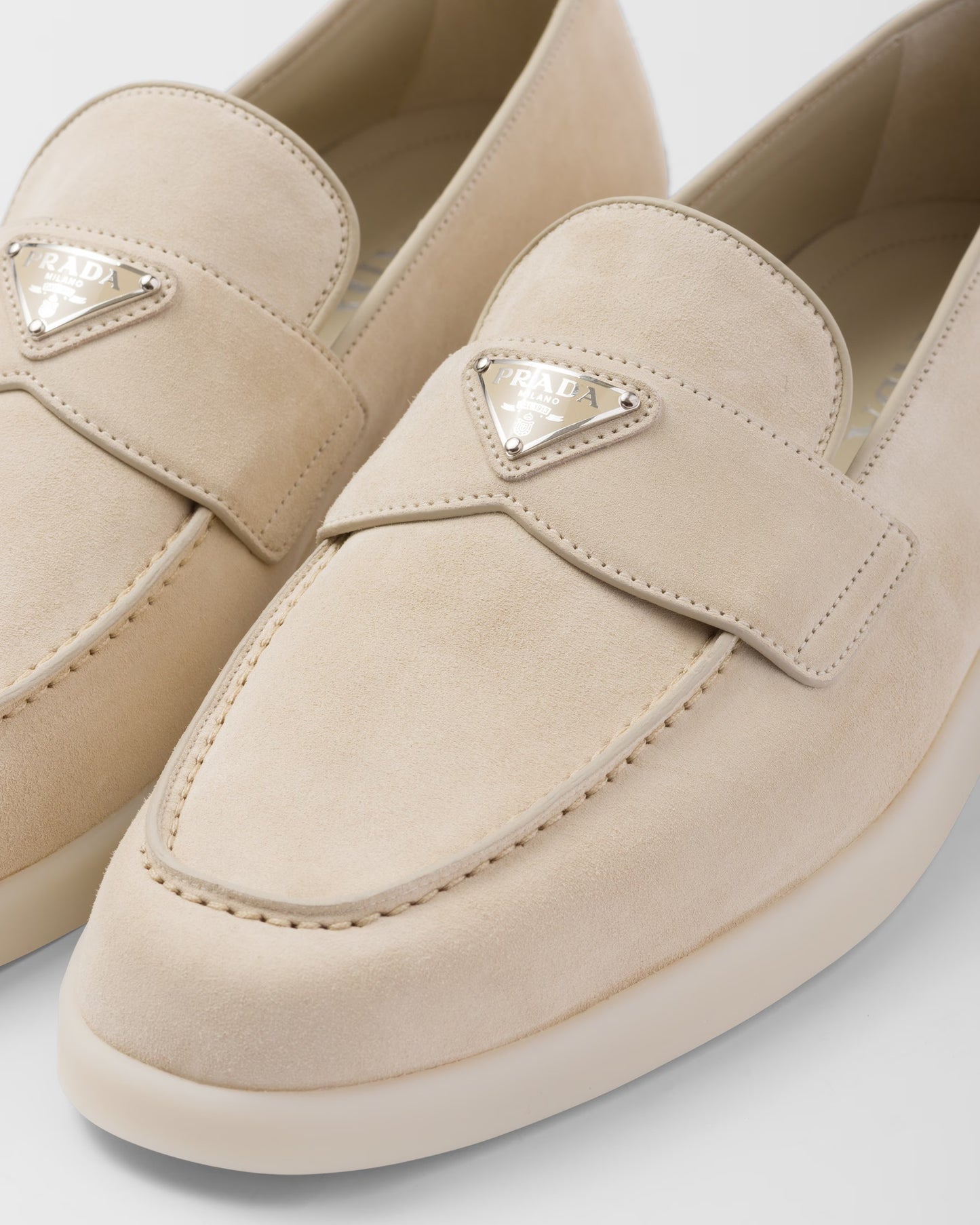 Prada - Mocassins en veau velours Beige Désert