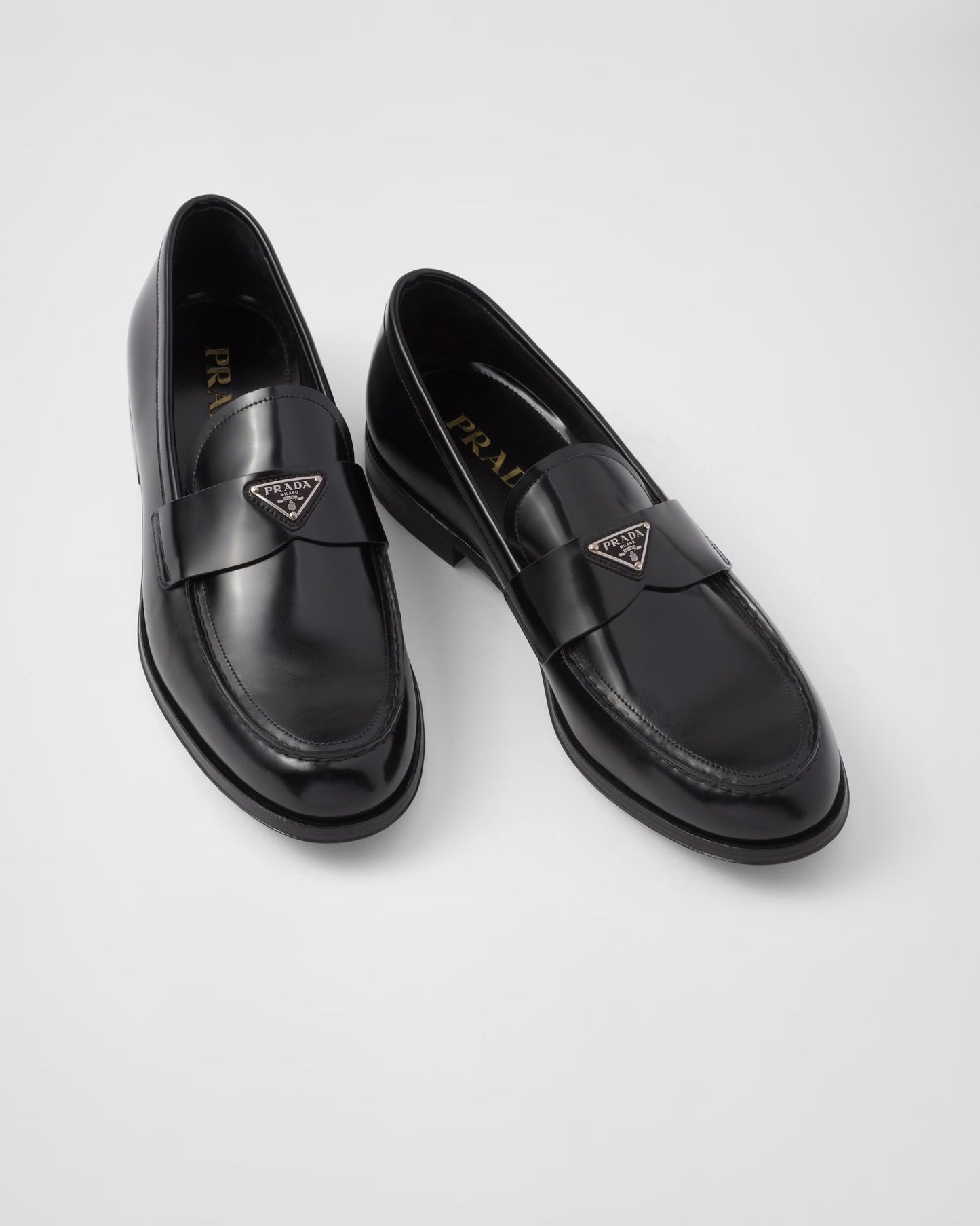 Prada - Mocassins en cuir brossé Noir