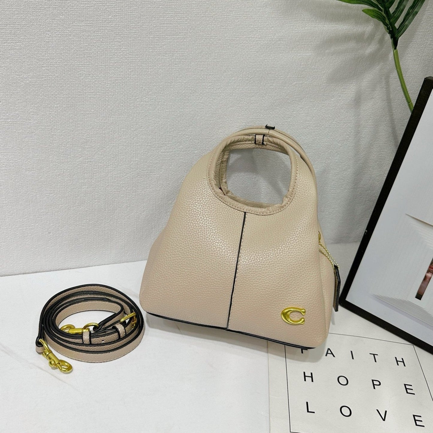 COACH - Lana Shoulder Bag 23