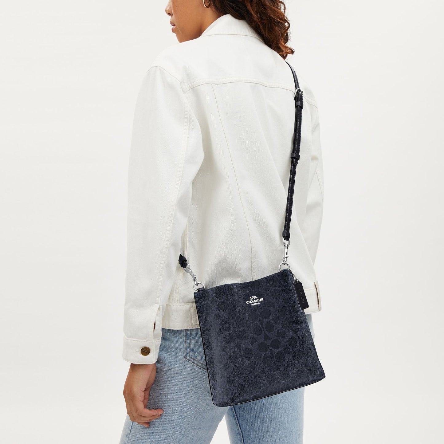 Mollie Bucket Bag 22 In Signature Canvas
