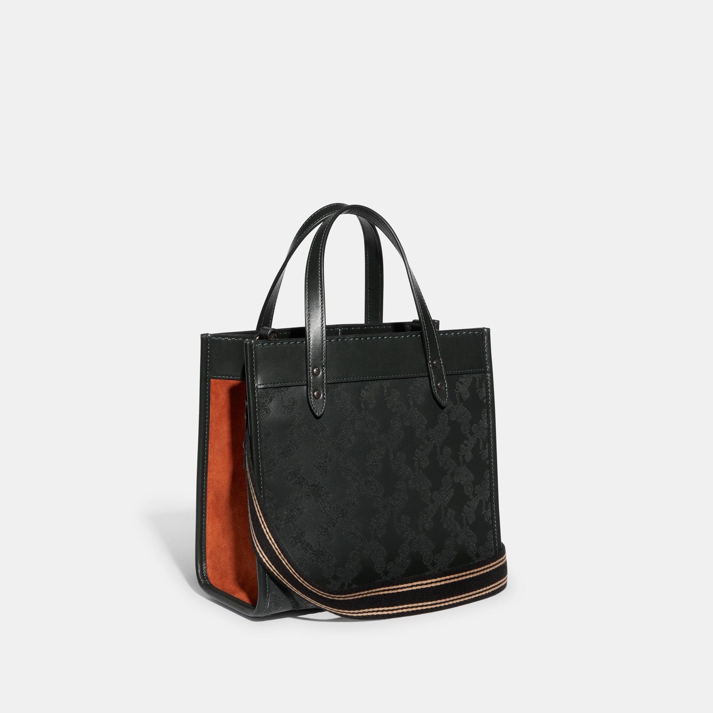 Field Tote 22 With Horse And Carriage