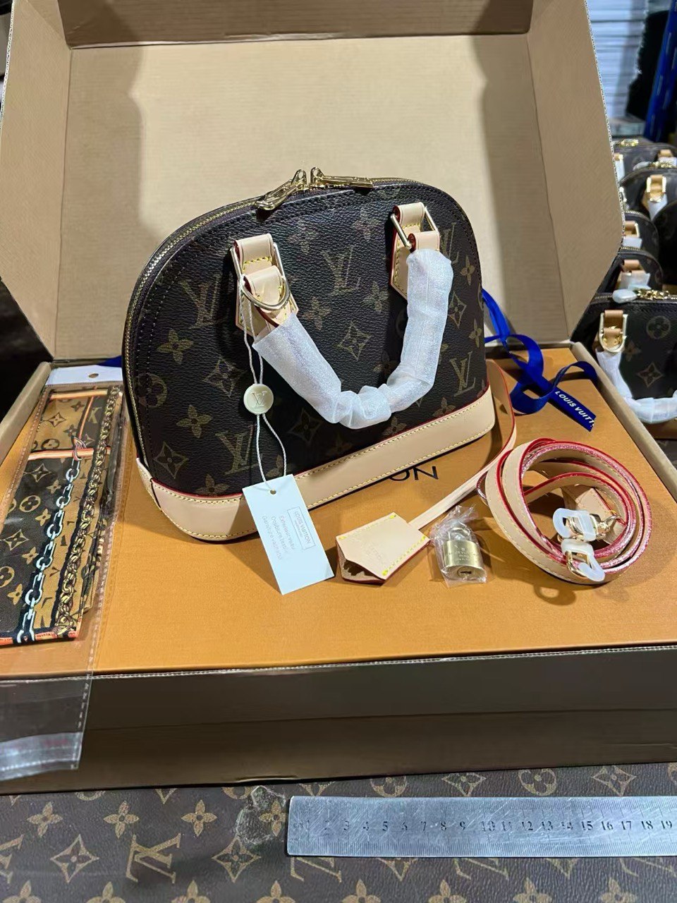 LV - Sac Alma BB Marron