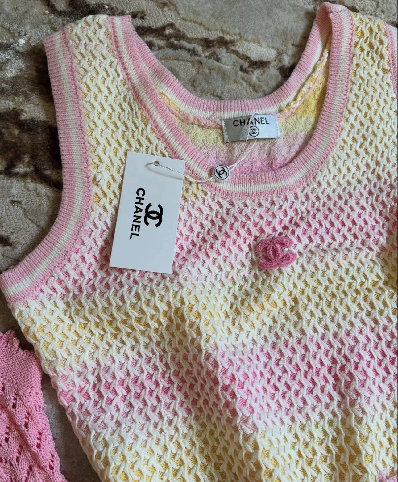 Chanel - Robe Édition Pastel & Rose Monogram