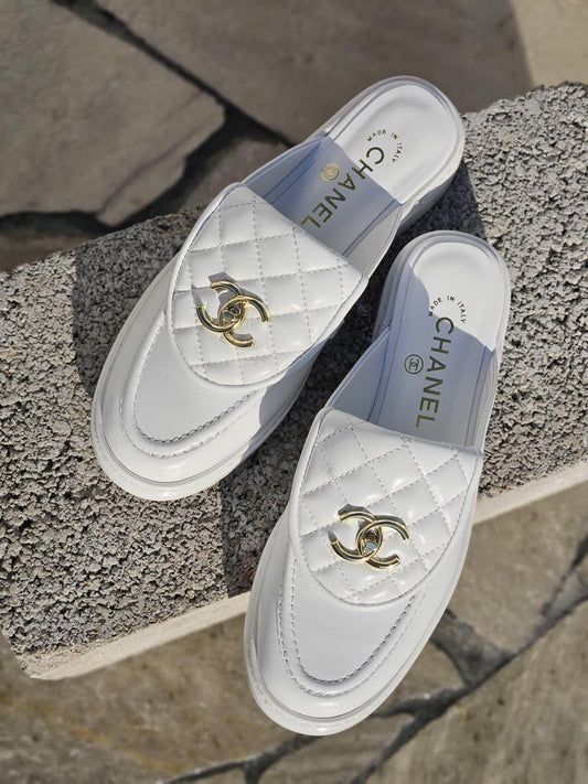 Chanel - Mules avec logo Blanc/Rouge/Jaune/Vert/Noir