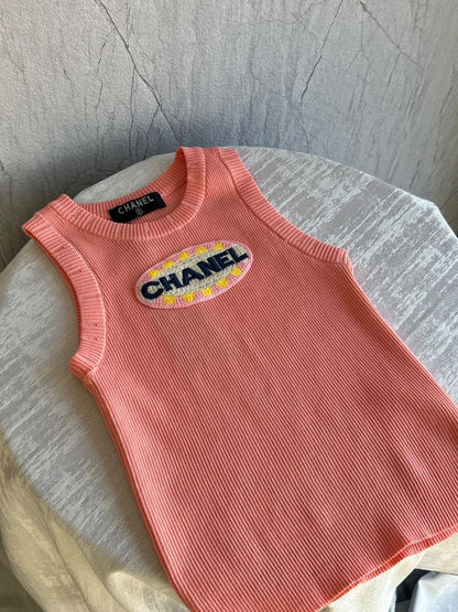 Chanel - T-Shirt à logo brodé Violet/Rose Clair/ Rose Saumon