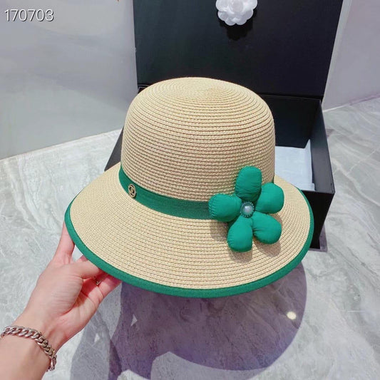 Chanel - Chapeau avec logo et fleur (4 coloris)