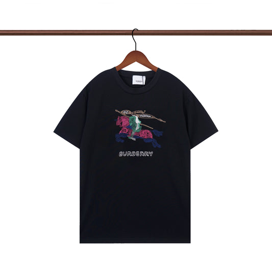 Burberry - T-shirt Burberry avec motif coloré de cavalier et logo - Noir