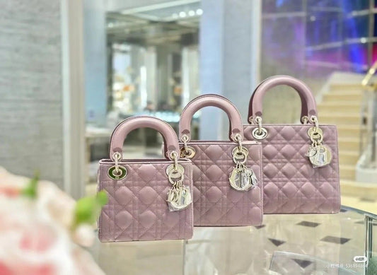 Dior - Sacs Lady Dior Petit , Moyen et Grand Rose (3 tailles)