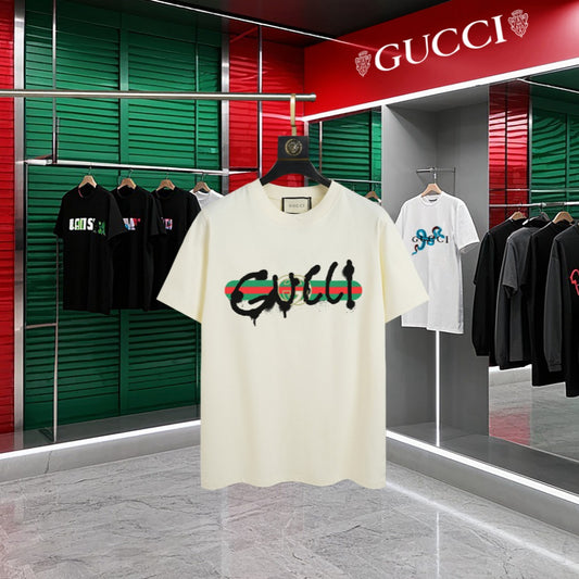 Gucci - T-shirt avec le logo Gucci stylisé - Crème